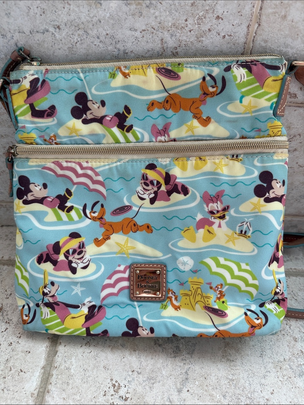 Rare! Disney Dooney & Bourke Beaches Nylon Crossbody Bag Aulani Fab 5